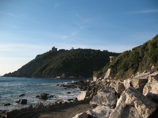 Castello Sonnino visto da Quercianella