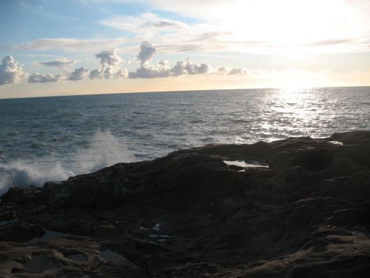 Tramonto al mare con nuvole